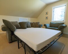 Toàn bộ căn nhà/căn hộ Baldy Mountain Lodge Nordegg, Spacious Sleeps 8, Mountain Views, Fireplace (Nordegg, Canada)
