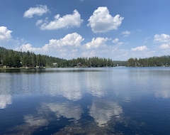 Tüm Ev/Apart Daire Capones Lake Getaway At Serene Lakes, Soda Springs (Soda Springs, ABD)