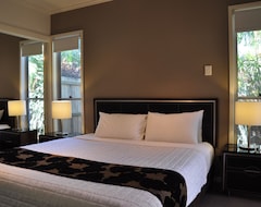 Hotel Quarterdecks Retreat (Hervey Bay, Australia)