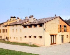 Otel Homely Farmhouse In Pagnano Italy Near Forest (Asolo, İtalya)