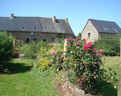 Toàn bộ căn nhà/căn hộ Large Gîte For 12 People, Fougères, Mont St Michel, Quiet In The Brittany Countryside. (Saint-Germain-en-Coglès, Pháp)