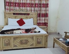 Hotel New Star (Multan, Paquistán)