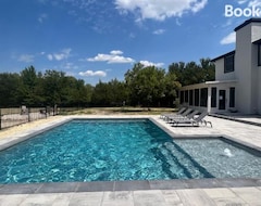 Toàn bộ căn nhà/căn hộ Luxury Ranch Retreat With Swimming Pool (McKinney, Hoa Kỳ)