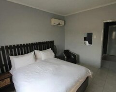 Entire House / Apartment Villa Graf Guest House - Suite 3 (Ongwediva, Namibia)