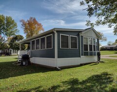Toàn bộ căn nhà/căn hộ Champlain Island Escape - Cozy Home In Small Waterfront Community (Grand Isle, Hoa Kỳ)