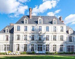 Pansion Only 1 Hour From Paris, Enjoy A Stay Between History And Heritage. (Allonne, Francuska)