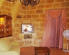 Hotel Ta' Gittu Ii Farmhouse (Xewkija, Malta)