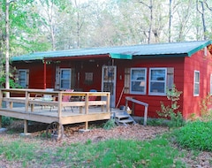 Entire House / Apartment Scenic Indian House Bluff Cottage is Secluded Above the Gasconade River Valley (Dixon, USA)