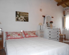 Toàn bộ căn nhà/căn hộ Rustic Farmhouse 10 Minutes From The Golden Beaches, Wifi + 2 Units + 16 Beds (San Giovanni Suergiu, Ý)