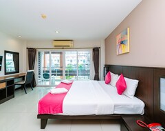OYO 241 Ratana Hotel Sakdidet (Phuket-Town, Tayland)
