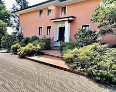 Koko talo/asunto Villa Il Tiglio (Vigliano Biellese, Italia)
