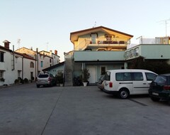 Khách sạn La Caravella (Staranzano, Ý)