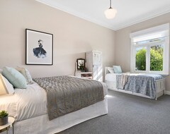 Bed & Breakfast 65 Main (Hepburn Springs, Australia)