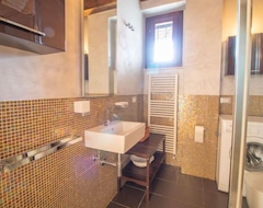 Toàn bộ căn nhà/căn hộ Vacation Home Gli Oleandri E Il Finto Pepe In Sperlonga - 8 Persons, 4 Bedrooms (Calitri, Ý)