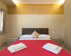 Hotel Red Lion Guest House - 1 (Venice, Italy)