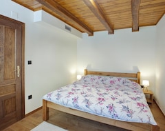 Toàn bộ căn nhà/căn hộ 4 Bedroom Accommodation In Gustelnica (Kravarsko, Croatia)