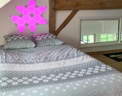 Koko talo/asunto 3 Bedroom Accommodation In Léglantiers (Léglantiers, Ranska)