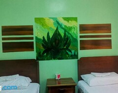 Hotel Badjao Inn & Restaurant (Port Barton, Philippines)