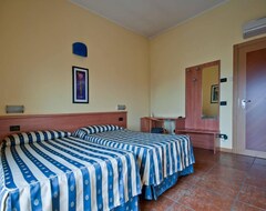 Khách sạn Hotel Blue Ribbon (Vercelli, Ý)