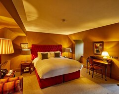 Ockenden Manor Hotel & Spa (Cuckfield, United Kingdom)