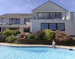 Hele huset/lejligheden Beautiful Family House With Pool And Views Over Golf Course And South Downs (Eastbourne, Storbritannien)