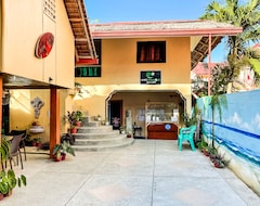 Khách sạn White Shamrock Beach Hotel (Malay, Philippines)