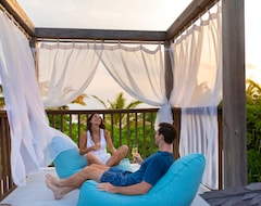 Hotel Mövenpick Resort Kuredhivaru Maldives (Vaadhoo, Islas Maldivas)