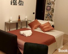Koko talo/asunto Vickys Luxury Guesthouse Family (Napoli, Italia)