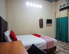 Hotelli Oyo 93355 Maestro Home Syariah (Medan, Indonesia)