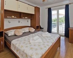 Hotel Apartments Kresic (Vrisnik, Croatia)