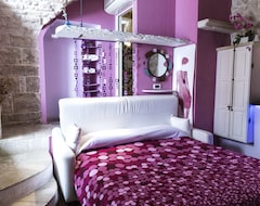 Bed & Breakfast L'Angolo Di Gaudi, Casa Mila (Putignano, Italien)
