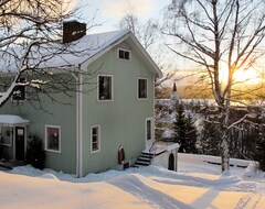 Toàn bộ căn nhà/căn hộ On A Mountainside In The Idyllic Village Of Kall, This Large, Fully Equipped Vacation Home Welcomes (Järpen, Thụy Điển)