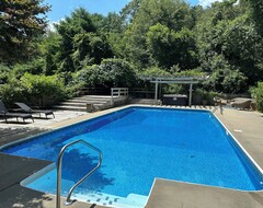Hele huset/lejligheden Private Riverfront Oasis With Pool And Hot Tub And Cabins For The Kids (Richmond, USA)