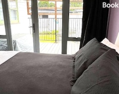 Entire House / Apartment Mango Mate Sleeps 8 (Mangakino, New Zealand)