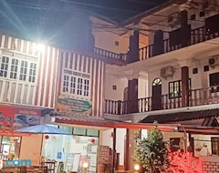 Khách sạn Queens Backpackers (Vang Vieng, Lào)