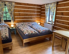 Cijela kuća/apartman Holiday House Mountain Cabin With Infra-red Sauna And Hot Tub (Jablonec nad Jizerou, Češka Republika)