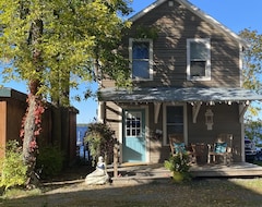 Entire House / Apartment On The Water In The Historic Heart Of The Village Of Ranier, Minnesota (Ranier, USA)