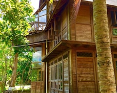 Entire House / Apartment Eco Friendly 3 Story Wooden Cabin @ Superb Beach (Los Amates, Guatemala)