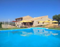 Toàn bộ căn nhà/căn hộ Homerez - Big Villa For 16 Ppl. With Swimming-pool And Garden At La Salzadella (Salillas, Tây Ban Nha)
