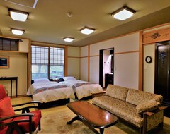 Hotelli Petit Cest La Vie (Nagatoro, Japani)