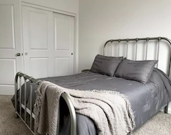 Cijela kuća/apartman 3 Bed Home With Desert Mountain Views (Dayton, Sjedinjene Američke Države)