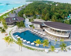 Хотел Madifushi Private Island (Meemu Atoll, Малдиви)