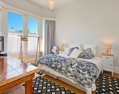 Tüm Ev/Apart Daire Beautiful, Sunny North Facing Seaside Home (Nelson, Yeni Zelanda)