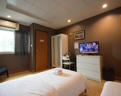 Hotel Room @ Doze (Nonthaburi, Thailand)