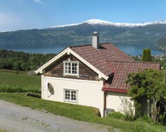 Tüm Ev/Apart Daire Vacation Home Perstova (fjs315) In Innvik - 5 Persons, 3 Bedrooms (Gloppen, Norveç)