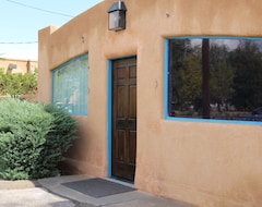 Cijela kuća/apartman New! Charming Historic Adobe Home “casa Mijas” (Los Ranchos de Albuquerque, Sjedinjene Američke Države)