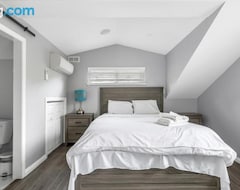Casa/apartamento entero Stylish Dual Bedroom Suite In Van West (Vancouver, Canadá)