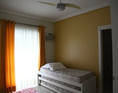 Casa/apartamento entero Lindo E Super Confortável Apto De Frente P/mar C/ 3 Suites, P/ 8 Pess. + Wi-fi (Itapema, Brasil)