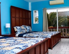 Hotel Sabas Beach Resort (La Libertad, Salvador)