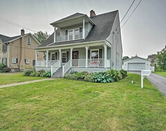Toàn bộ căn nhà/căn hộ New! Charming Buffalo Home W/ Private Yard & Deck! (Lancaster, Hoa Kỳ)